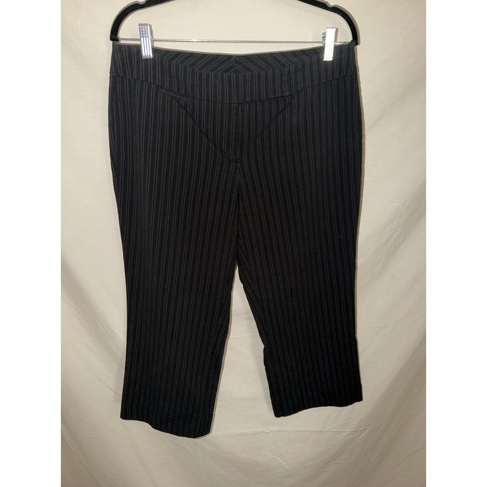 New York & Company Black Pinstripe Capri Pants Womens 10 Cropped Stretch Pants